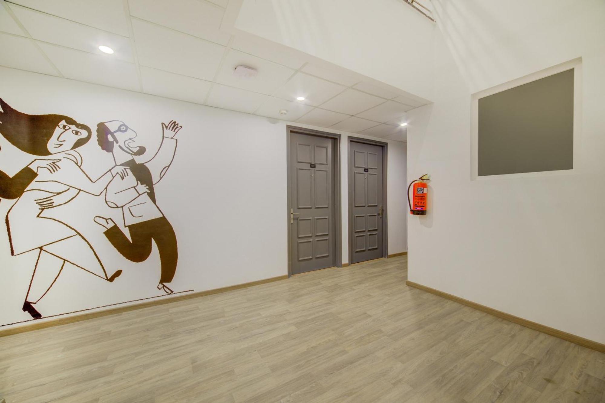 Townhouse Golf Course Road 호텔 구르가온 외부 사진